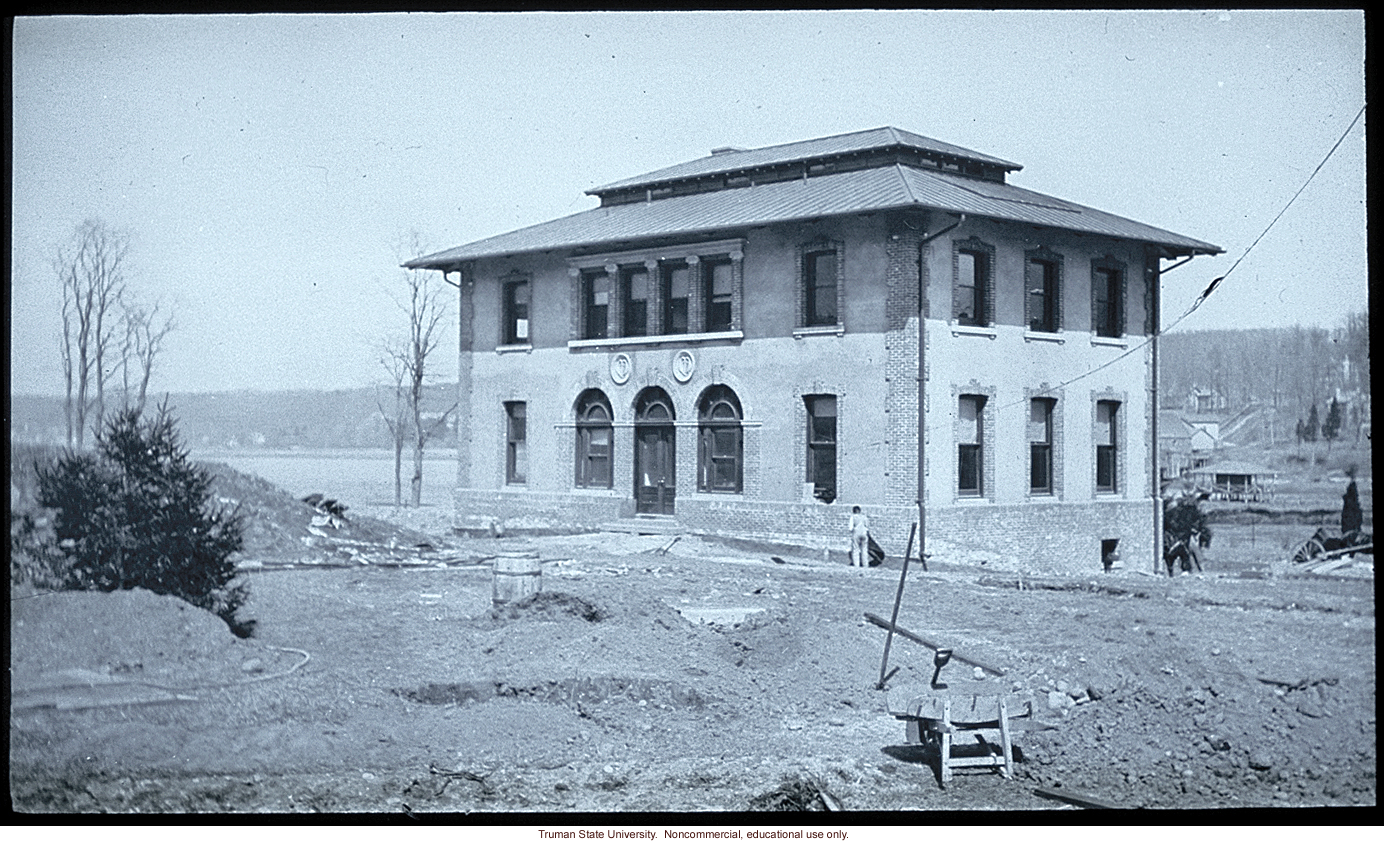 Research and administration building under construction at the Carnegie Station for Experimental Evolution, Cold Spring Harbor, N.Y.