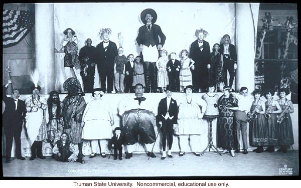 A group photo of circus acts (Congress of Freaks, Ringling Brothers Circus).