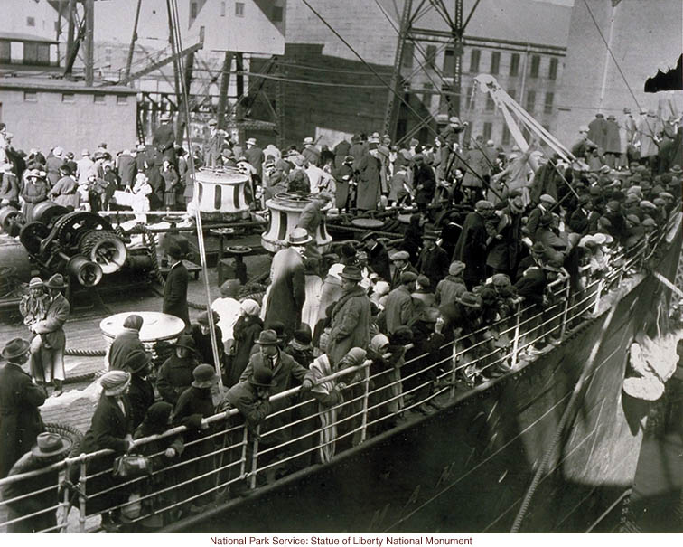 Docking of steamship Carmania in New York